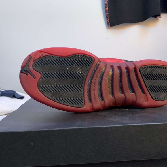 Jordan 12 Flu Games - Picture 3 of 3